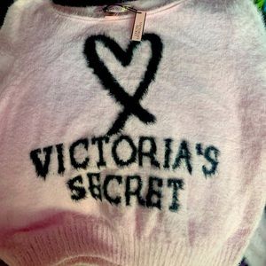 Victoria’s Secret Fashion Show Pink BNWT Sweater 2 die size M